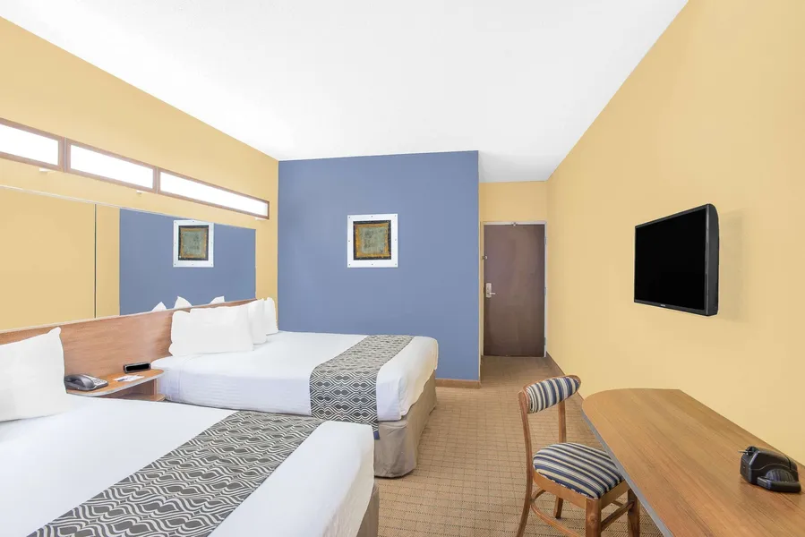 Microtel Inn & Suites by Wyndham Chili/Rochester Airport hotel detail image 2