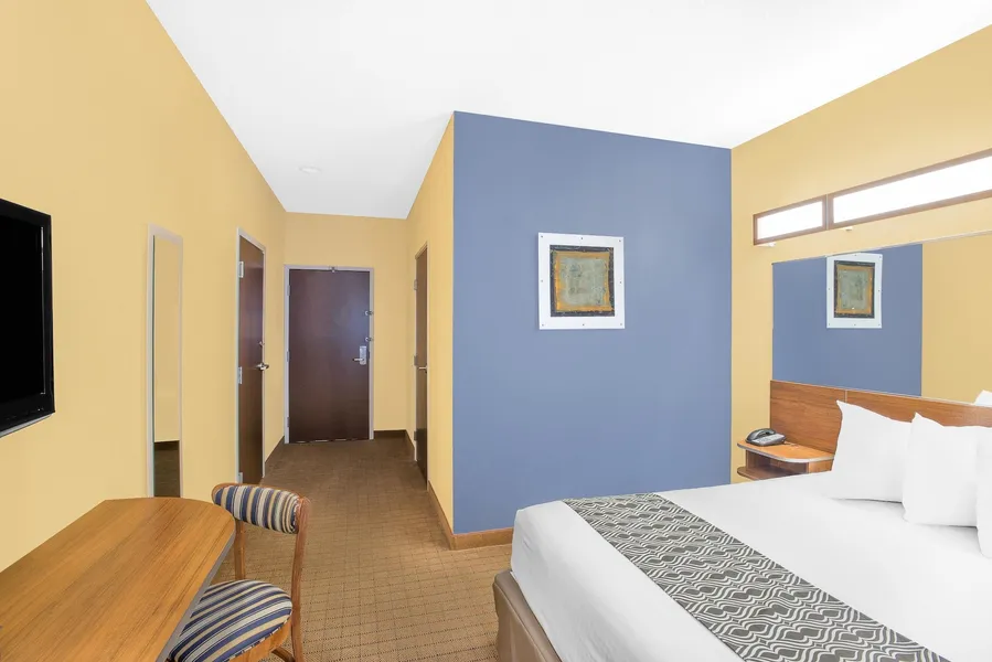 Microtel Inn & Suites by Wyndham Chili/Rochester Airport hotel detail image 6