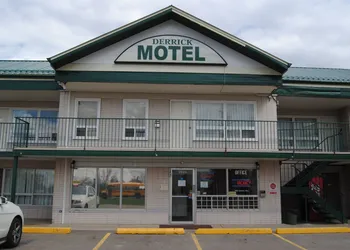 Derrick Motel hotel thumbnail 2