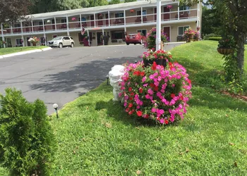 Cozy Corner Motel hotel thumbnail 7