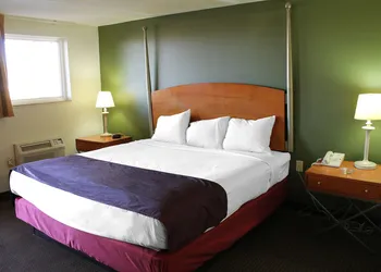 Eagle Inn Charleston hotel thumbnail 7