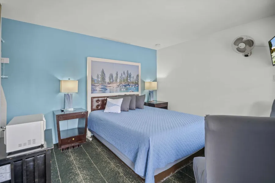 Bluebird Day Inn & Suites hotel detail image 6