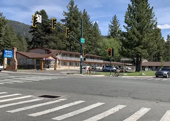 Beverly Lodge hotel thumbnail 2