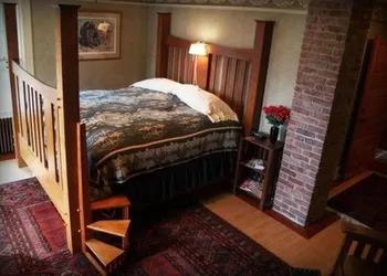 Alaskas Capital Inn Bed & Breakfast hotel thumbnail 5