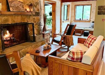Snowed Inn hotel thumbnail 6