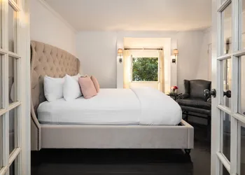 The Charlie Hotel hotel thumbnail 6