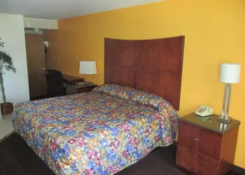 Plum Tree Inn hotel thumbnail 6