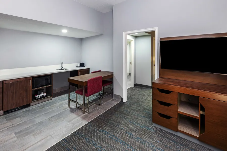 Hampton Inn & Suites Tulsa-Woodland Hills 71st-Memorial hotel detail image 6