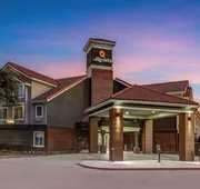 La Quinta Inn & Suites by Wyndham Dallas DFW Airport North hotel detail image 3