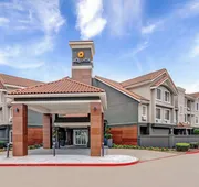 La Quinta Inn & Suites by Wyndham Dallas DFW Airport North hotel detail image 5