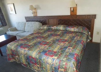 Xenia Country Inn hotel thumbnail 7