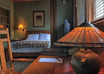 Roycroft Inn hotel thumbnail 7