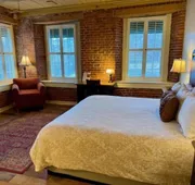 The Common Man Inn & Restaurant hotel detail image 5