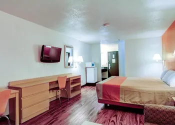 Motel 6-Columbia MO - East hotel thumbnail 5