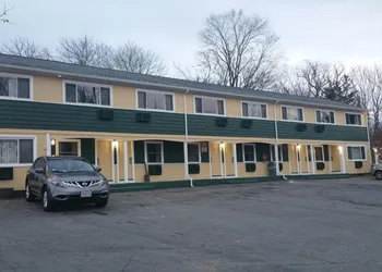 Dartmouth Motor Inn hotel thumbnail 4