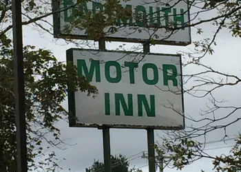Dartmouth Motor Inn hotel thumbnail 5