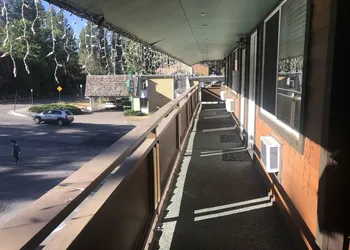Paradice Motel hotel thumbnail 2