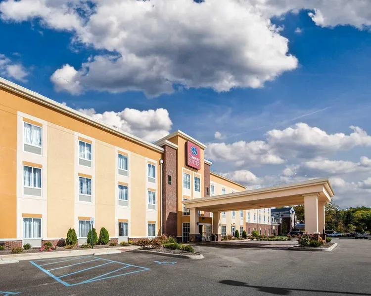 Comfort Suites Marietta - Parkersburg hotel detail image 2