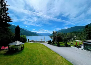Kokanee Glacier Resort hotel thumbnail 2