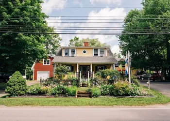 Farmhouse Inn B&B hotel thumbnail 2