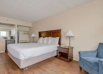 Bonnie Castle Resort & Marina hotel thumbnail 8