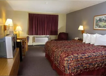 Cherokee Inn hotel thumbnail 4