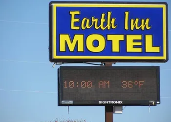 Earth Inn Motel hotel thumbnail 2