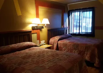 Earth Inn Motel hotel thumbnail 7