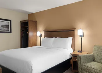 Country Inn of Two Harbors hotel thumbnail 8