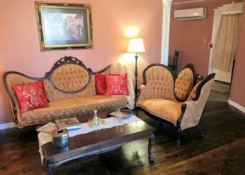 Book Nook Inn hotel thumbnail 5