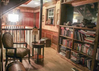Book Nook Inn hotel thumbnail 8