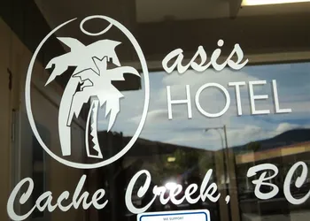 Oasis Hotel hotel thumbnail 3