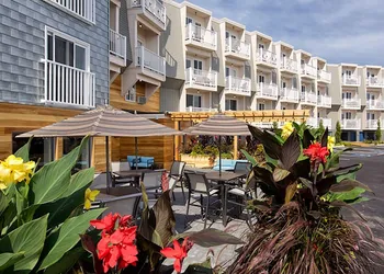 Rockland Harbor Hotel hotel thumbnail 3