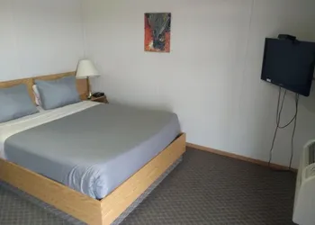 Sundown Motel hotel thumbnail 8