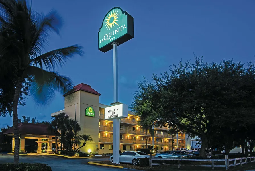 La Quinta Inn by Wyndham West Palm Beach - Florida Turnpike hotel detail image 2