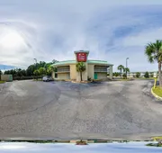 Econo Lodge Inn & Suites Gulfport Airport hotel detail image 3