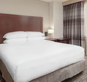 DoubleTree by Hilton Kansas City - Overland Park hotel detail image 3
