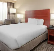 DoubleTree by Hilton Kansas City - Overland Park hotel detail image 5