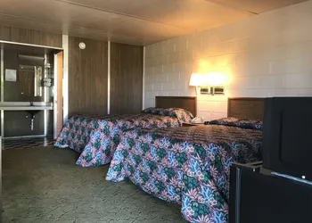 Budget Lakeview Inn hotel thumbnail 7