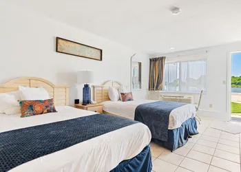 Lowes Wharf Marina Inn hotel thumbnail 8