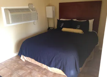 Pleasure Point Inn & Suites hotel thumbnail 6