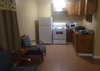 Pleasure Point Inn & Suites hotel thumbnail 8