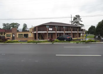 Brick Motor Inn hotel thumbnail 2