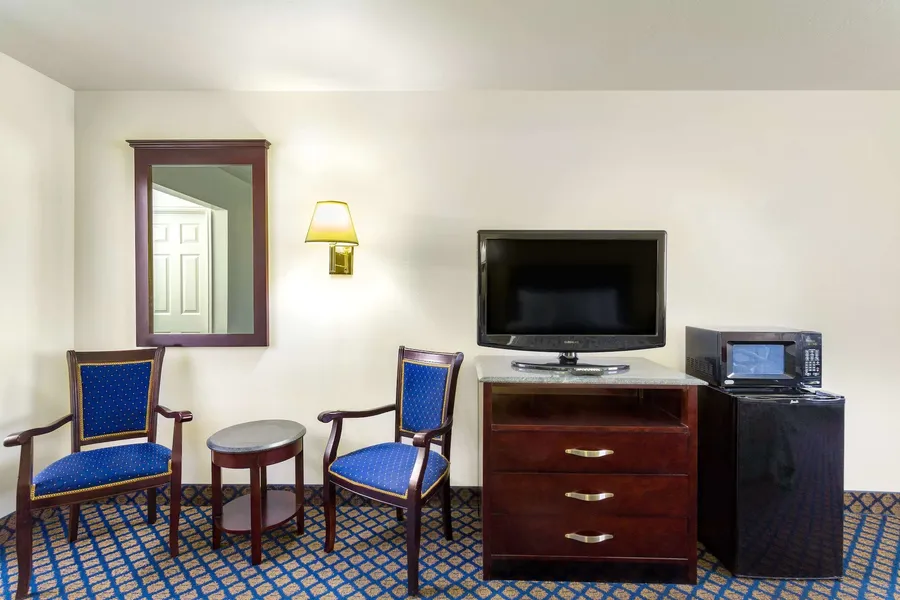 Days Inn by Wyndham Delta hotel detail image 6