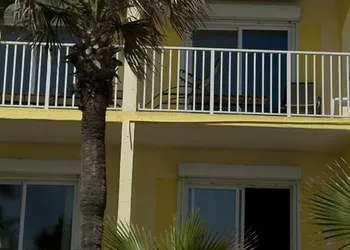 Sand Castle Motel hotel thumbnail 2