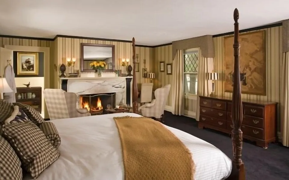 The Manor On Golden Pond hotel detail image 6