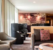 Courtyard by Marriott Chicago O'Hare hotel detail image 5