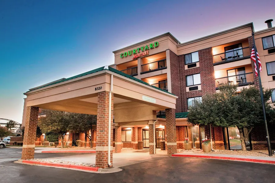 Courtyard by Marriott Denver South/Park Meadows Mall hotel detail image 2