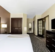 La Quinta Inn & Suites by Wyndham Denver Gateway Park hotel detail image 7