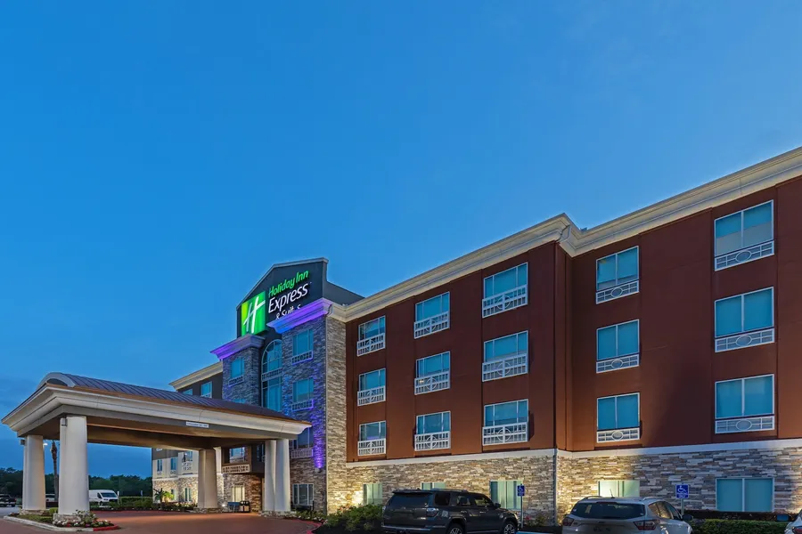Holiday Inn Express Hotel & Suites - Houston Space Center by IHG hotel detail image 2